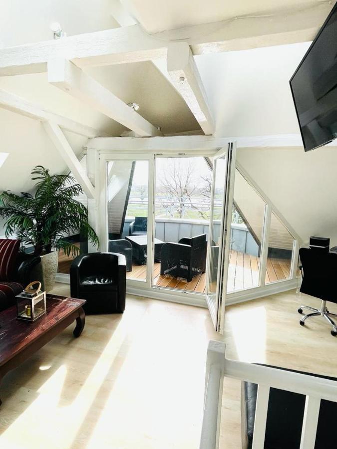 Luxury Rooftop Loft With River View 10Min To City Daire Düsseldorf Dış mekan fotoğraf